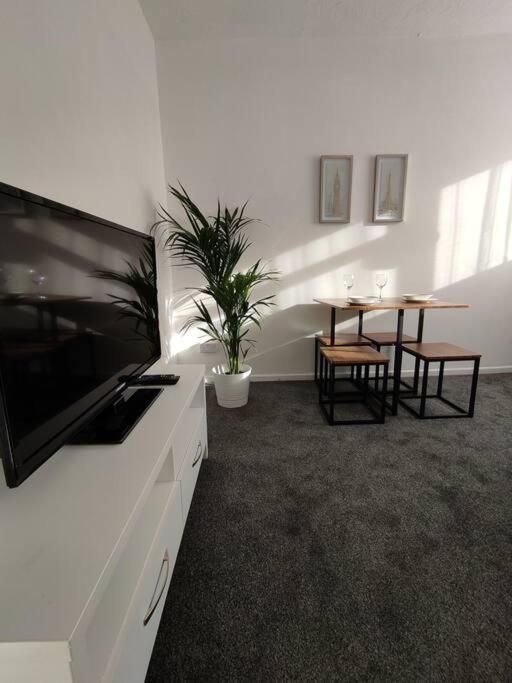 1 Bedroom Apartment With Free Parking Weymouth Extérieur photo